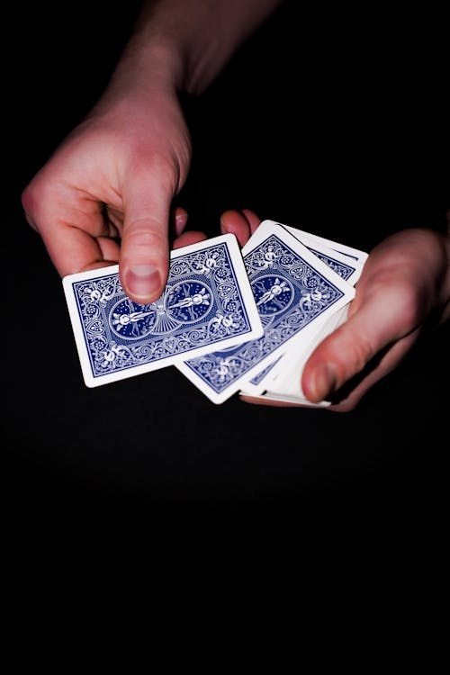 pankkien tilinhoitomaksut